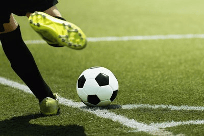 欧冠16强抽签揭晓：曼联遭遇巴黎圣日耳曼，梅罗对决再引热议