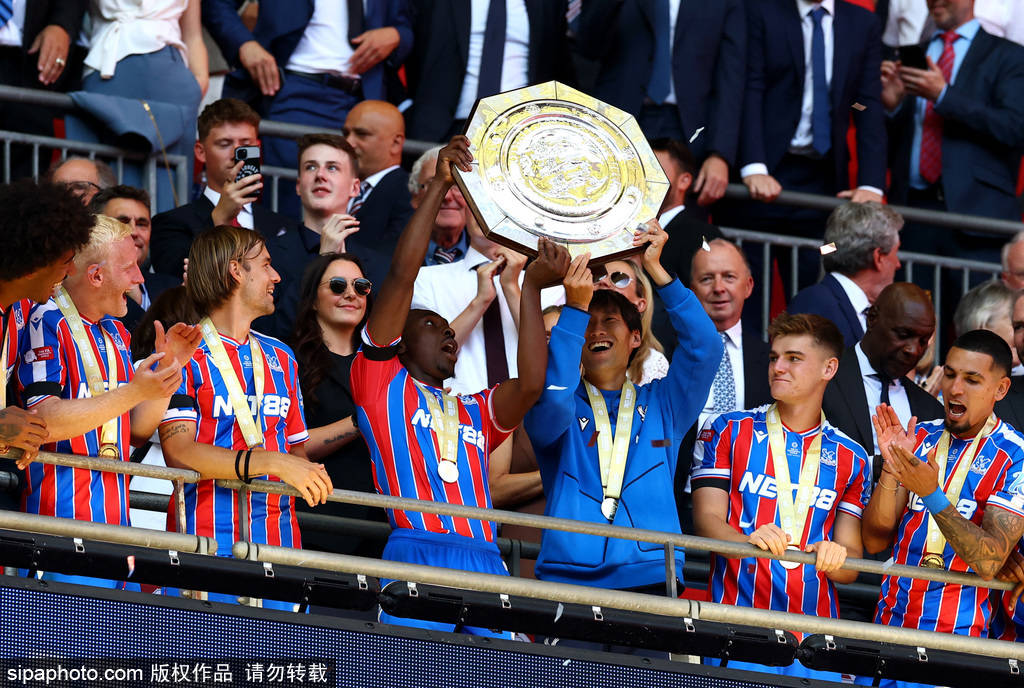 北伦敦双雄火拼！托特纳姆热刺欲截胡阿森纳，埃贝雷奇·埃泽成转会焦点