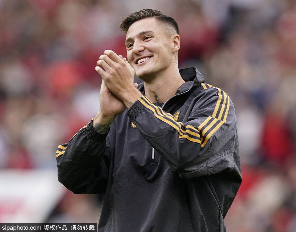 英媒预测曼联战阿森纳首发：三大锋线新援齐发 B费坐镇中场